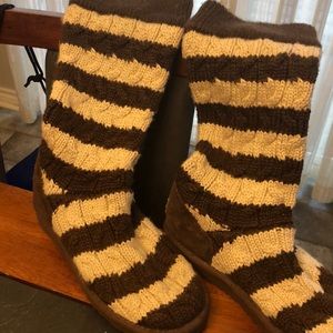 UGG Size 8 Sweater Boots
